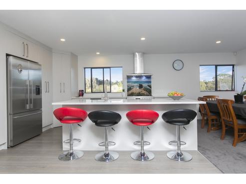 16 Denehurst Drive, Waimauku