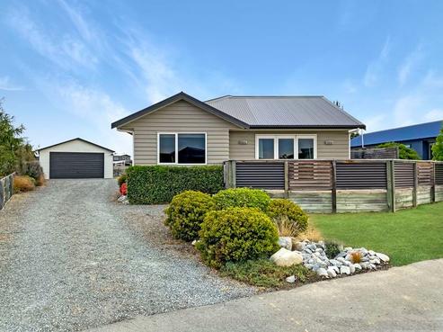 3 Rhoboro Road, Twizel