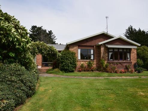 300 Scott Street, Tisbury