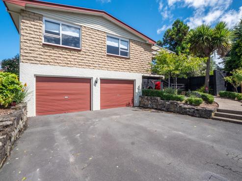 2 Estuary Crescent, Fairfield