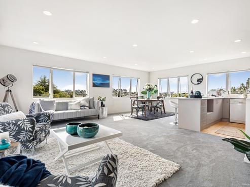 2/190 Sunnynook Road, Totara Vale