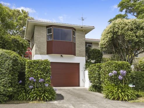 9 Tiverton Crescent, Whalers Gate