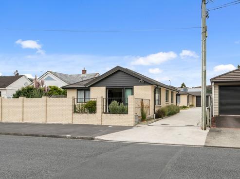 8 Savage Crescent, Upper Hutt