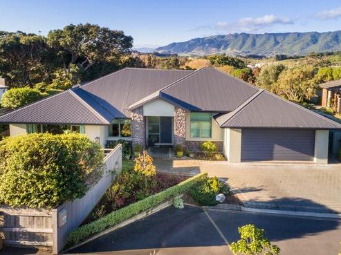 17 Fairway Oaks Drive, Waikanae Beach