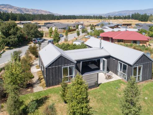 16 Bell Street, Lake Hawea