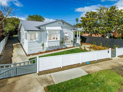 10 North Avenue, Narrow Neck