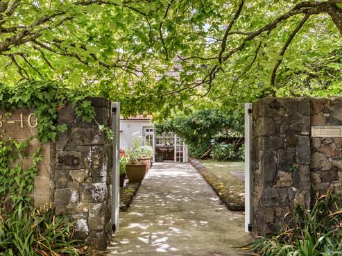10 Earls Court, Hillpark
