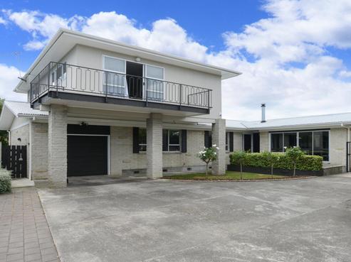 502 Poplar Place, Akina