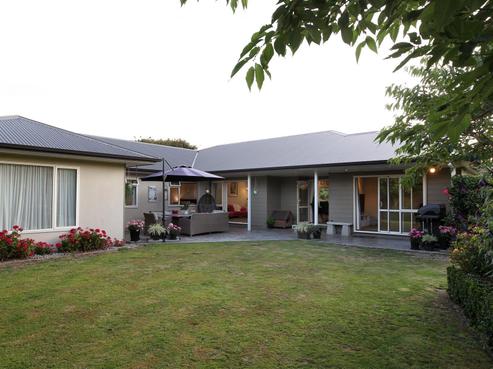 3 Elizabeth Place, Clive
