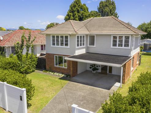 53 Beach Road, Te Atatu Peninsula