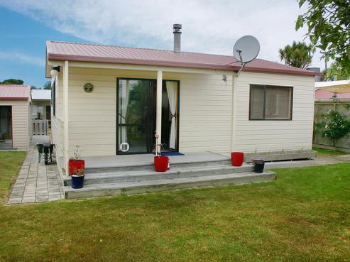 18 Halkirk Street, Karitane
