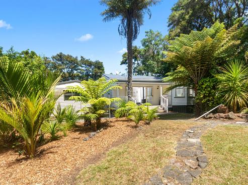 127 Woodlands Park Road, Titirangi
