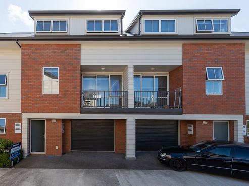 83 Chiefs Court, Hamilton East