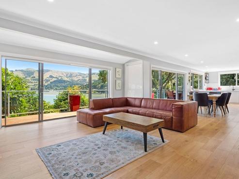 10 Bayview Crescent, Duvauchelle