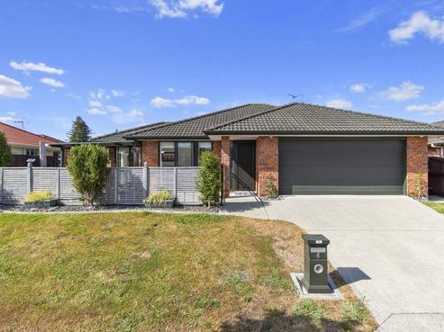 4 Parkside Drive, Huntington