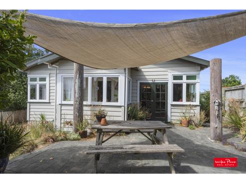3 View Road, Hikurangi