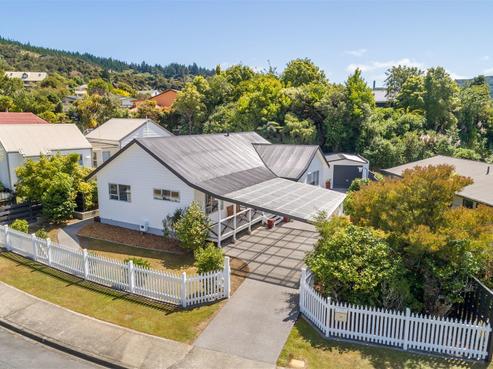 76 Field Street, Silverstream