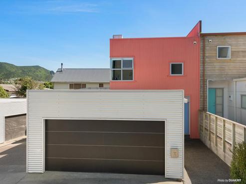 75 Saddleback Grove, Karori