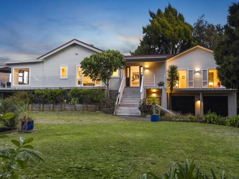 14 Cascade Avenue, Waiatarua