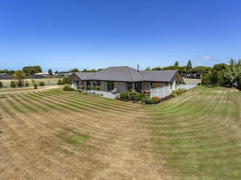 11 Riverside Way, Amberley
