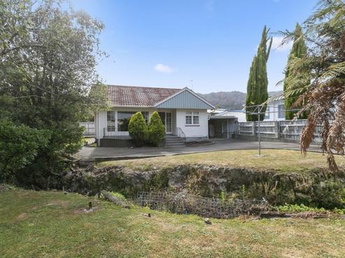 17 Korau Grove, Stokes Valley
