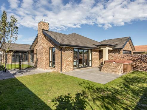 4 Date Crescent, Aidanfield
