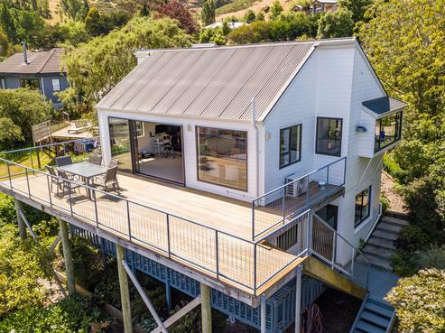 7 Governors Bay Road, Cass Bay