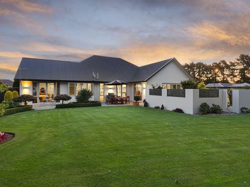 38 Grangewood Drive, Lincoln
