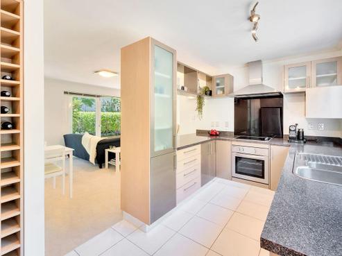 1/10 Blomfield Spa, Takapuna