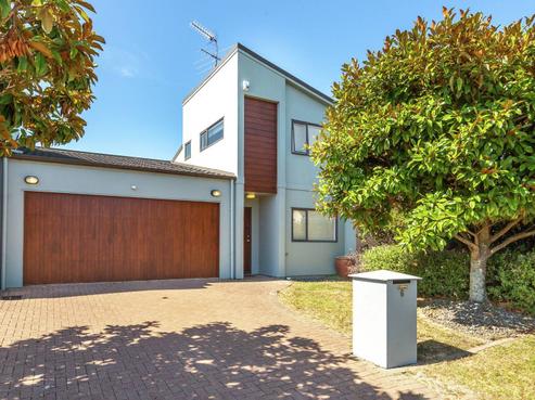 6 Nagle Place, Golflands