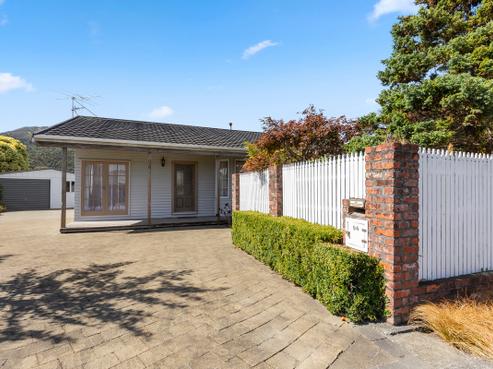 94 Waiwhetu Road, Waterloo