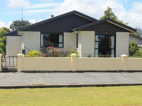 11 Queen Street, Westport