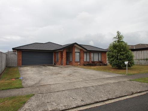 11 Montague Grove, Stratford