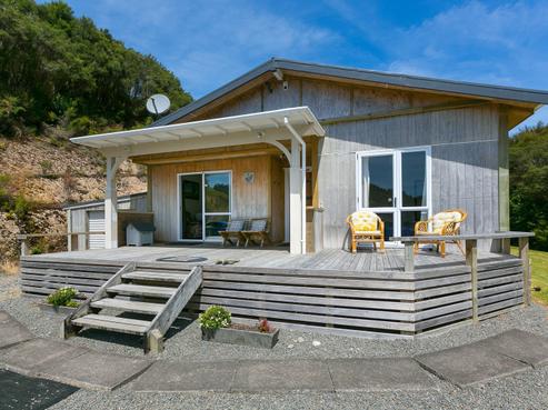 97 Piko Road, Okoki