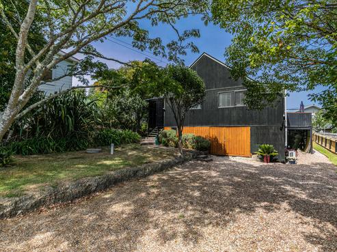 36 Alison Road, Surfdale