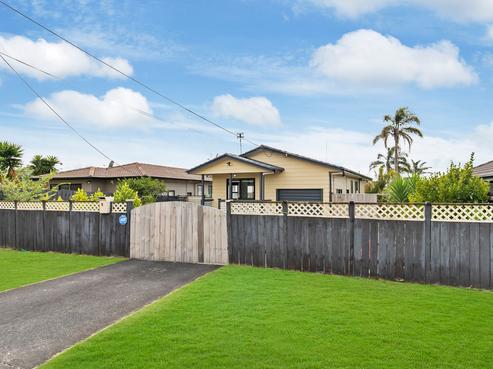 32 Beach Road, Te Atatu Peninsula