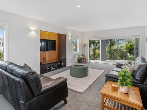 2/183 Jervois Road, Herne Bay