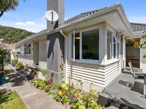 41 Pukatea Street, Eastbourne