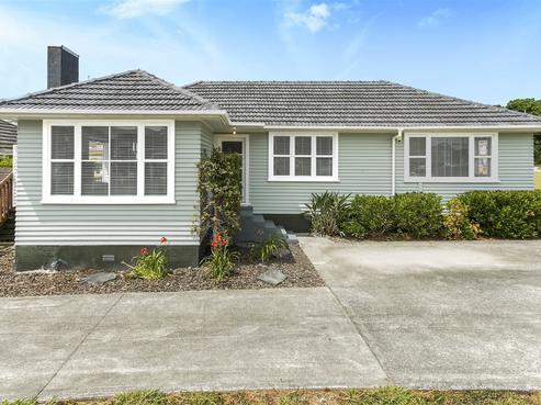 22 Rewarewa Road, Te Atatu Peninsula