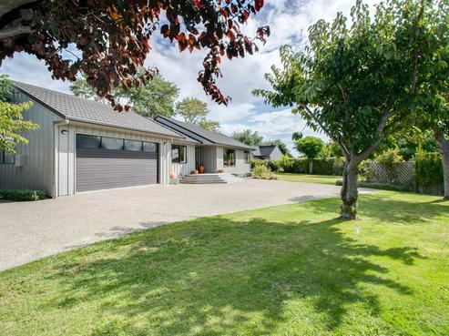 18 Airini Road, Waimarama