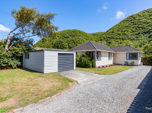50 Black Beech Street, Birchville