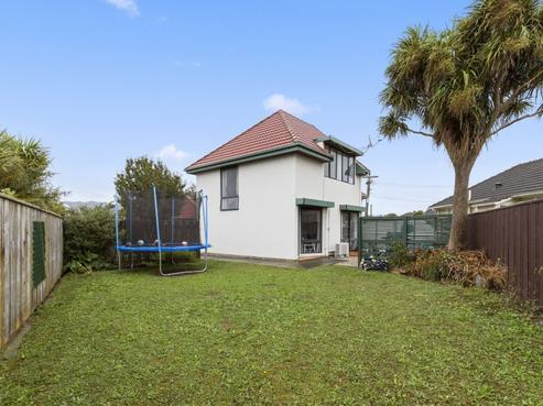 15 Mcbain Grove, Avalon