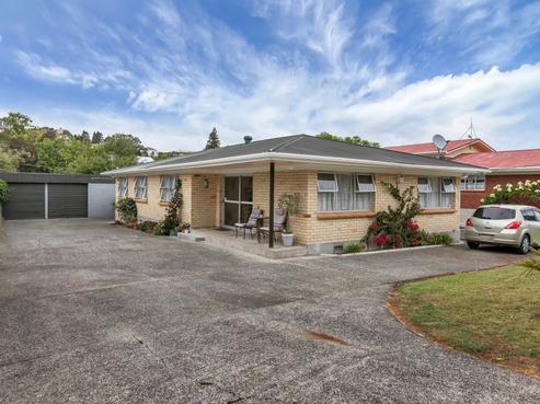 12 Vale Road, Riverside