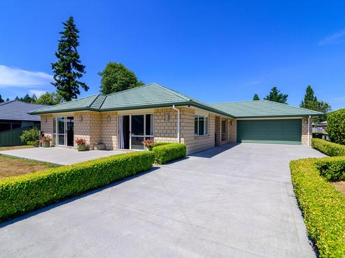 186 Devon Street West, Westbrook