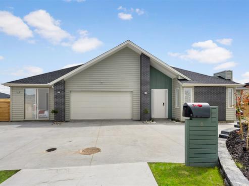 6 Byron Drury Way, Riverhead