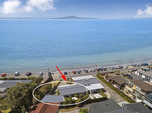 31B Manly Esplanade, Browns Bay
