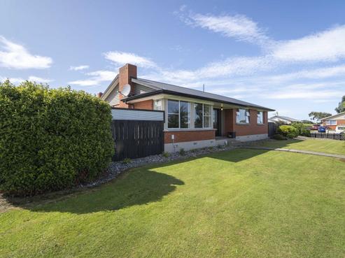 82 Glenalmond Crescent, Rockdale