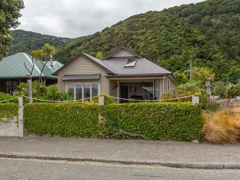 32 Miro Street, Eastbourne
