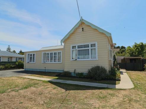 16 Hulke Street, Foxton
