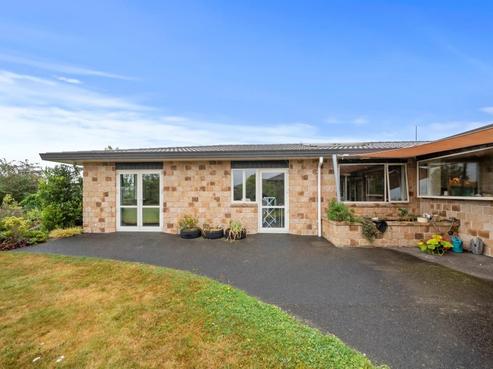 34 Montague Grove, Stratford